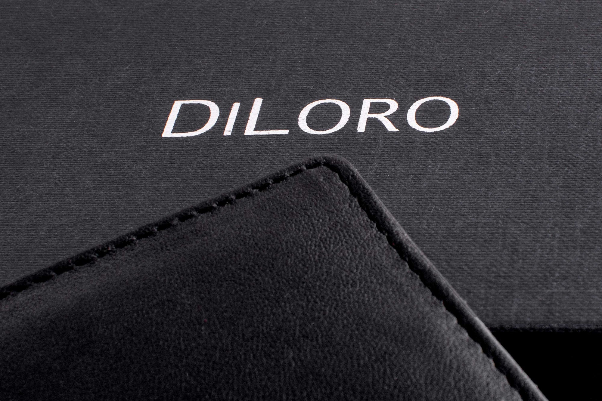 DiLoro Italy Men's Leather Wallet RFID Blocking Genuine Full Grain Leather Bifold Flip Coin Wallet with RFID Blocking Technology to Protect your from Identity Theft