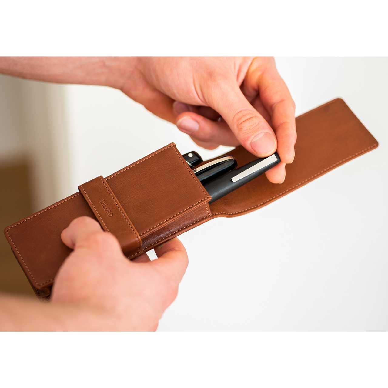 DiLoro Zippered Three or Four Fountain Pen Pencil Holder in Full Grain Leather Bugatti Tan