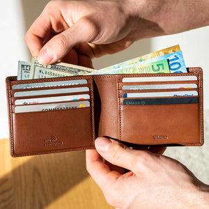 DiLoro Men's Bifold Leather Wallet Lugano Collection Bugatti Tan - Easy access to multiple currencies